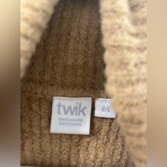 Beige Caramel Sweater - Picture 2 of 2